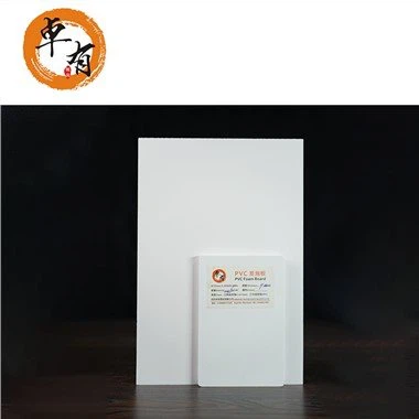 Λευκό πυρίμαχο σεντόνι για διακόσμηση